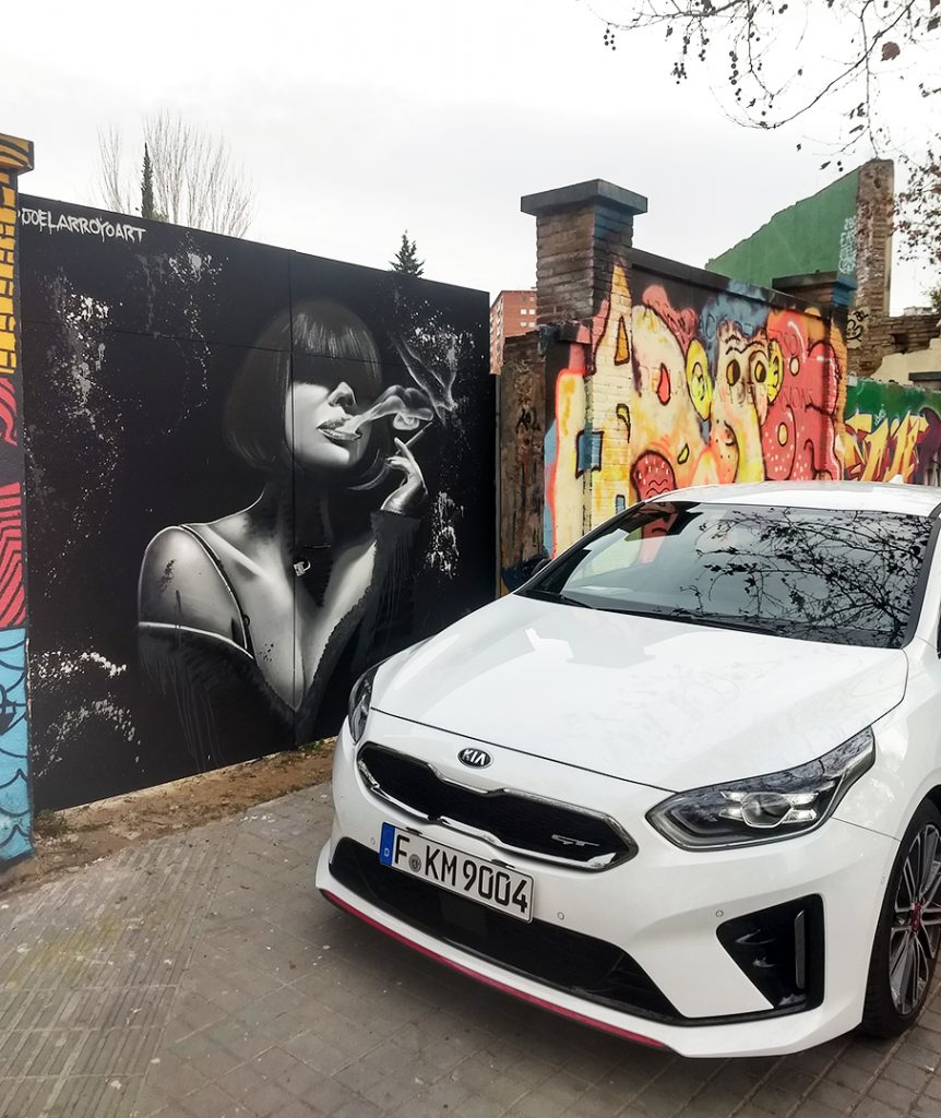 Op een arty (en snelle) roadtrip door Barcelona met de Kia Proceed