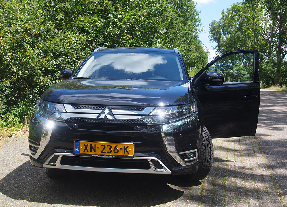 Getest: de Mitsubishi Outlander, een ruime hybride SUV met volledige voertuig beheersing