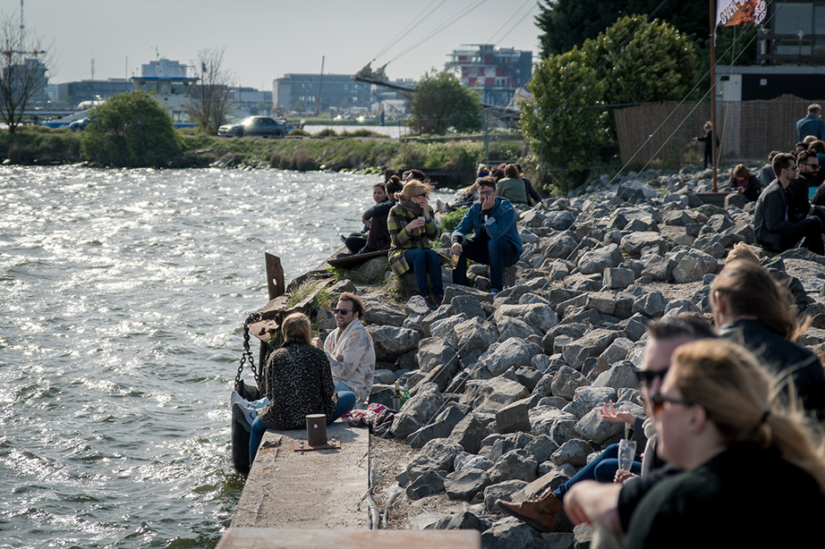 Pllek Amsterdam: een perfect gezellige 'chaos' op de de NDSM-werf