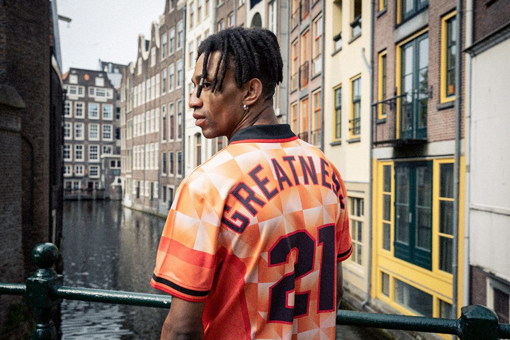 Ruud Gullit X Bud X Tom de Regt = musthave voetbalshirt