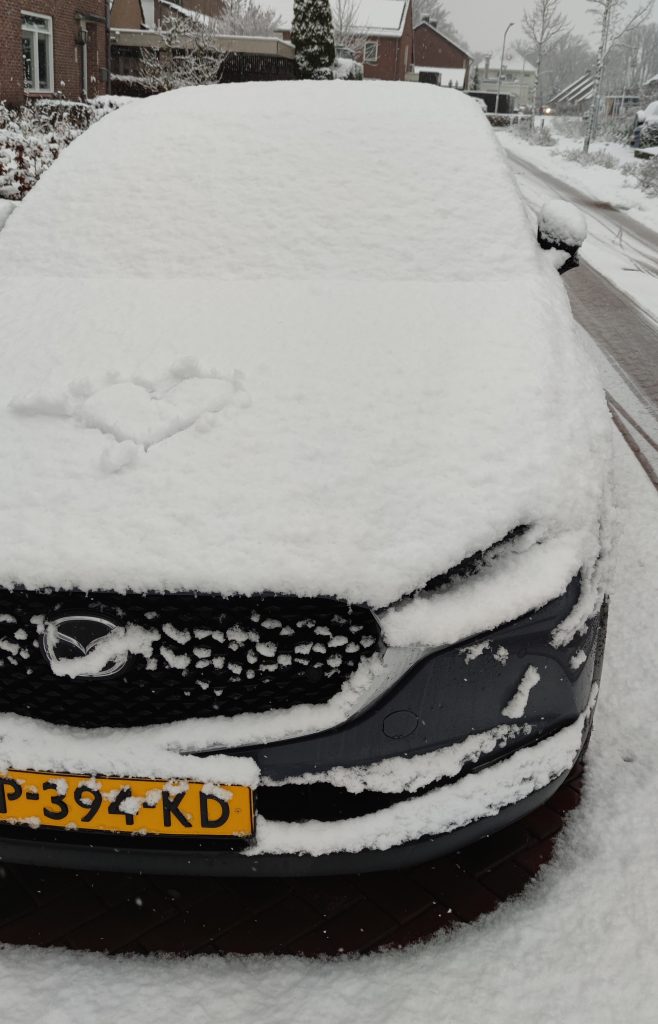 Mazda sneeuw