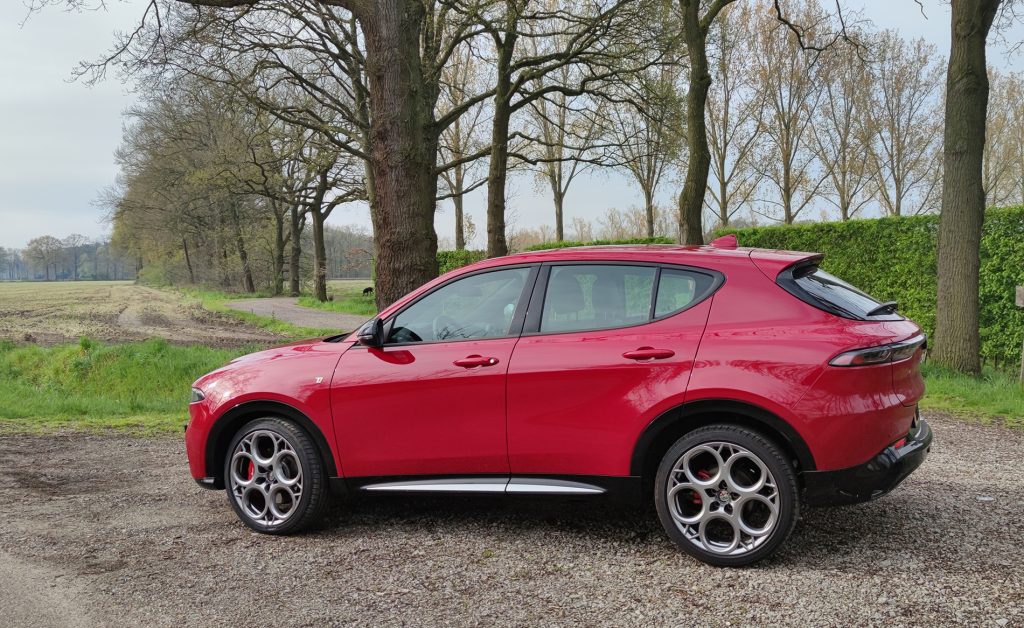 De Alfa Romeo Tonale Hybrid is sportief, elegant en een opwindende toevoeging aan de reeks