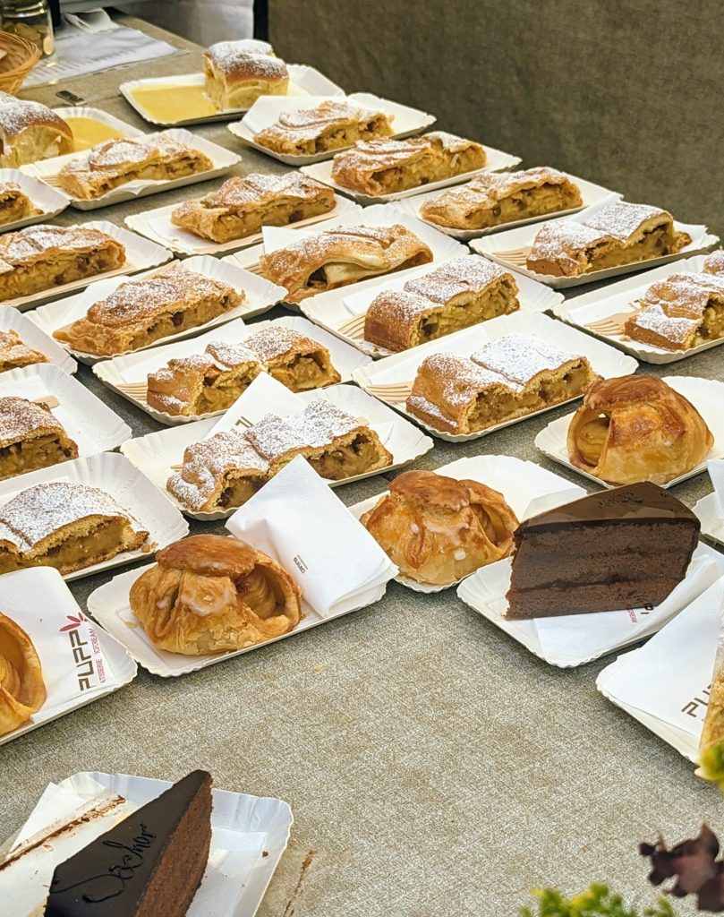 Brot und Strudel market