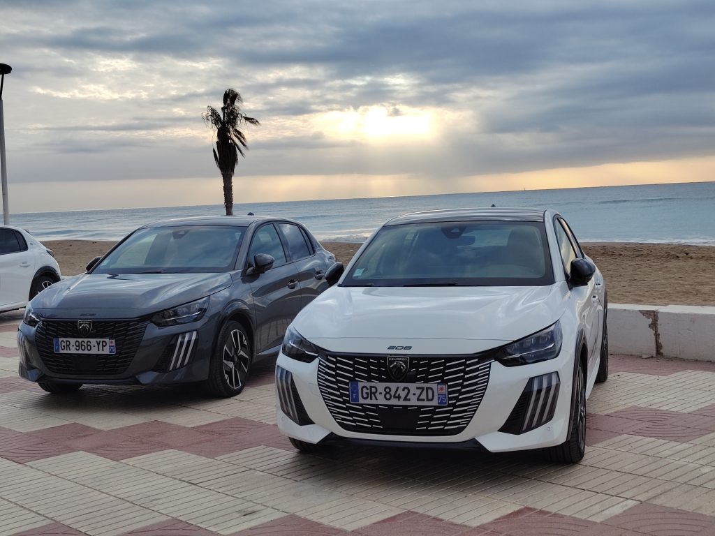 Driedubbel geluk onder de Spaanse najaarszon: we testten de Peugeot e-308, e-208 en E-3008
