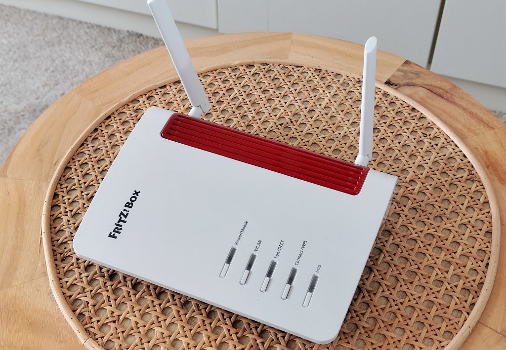  Review: de FRITZ!Box 6850 5G is de ideale reisgenoot voor snel internet.