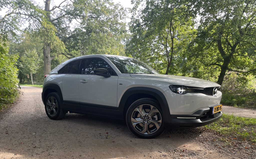 Review Mazda MX-30 (EV): comfortabel, karaktervol en ronduit luxe
