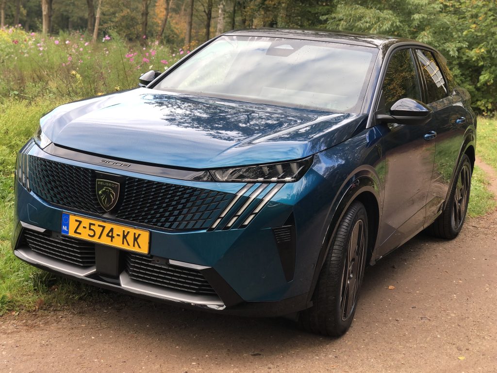 Peugeot E-3008: een futuristische SUV met een hoge ‘omkijkfactor’
