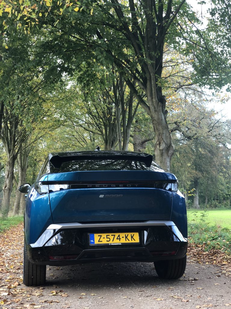 Peugeot E-3008: een futuristische SUV met een hoge ‘omkijkfactor’