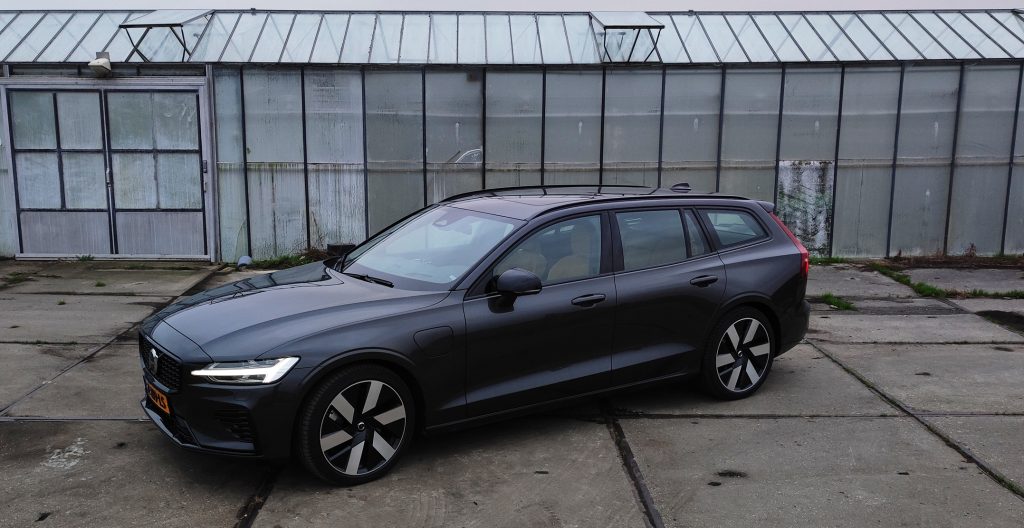 Volvo V60 T6 AWD Plug-in Hybrid: de stijlvolle kameleon van de weg