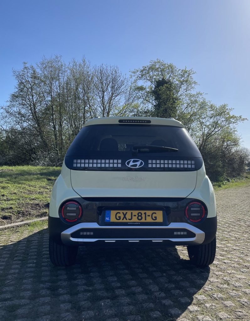Small Car Talk: Hyundai INSTER, eigenwijs, elektrisch en verrassend ruim