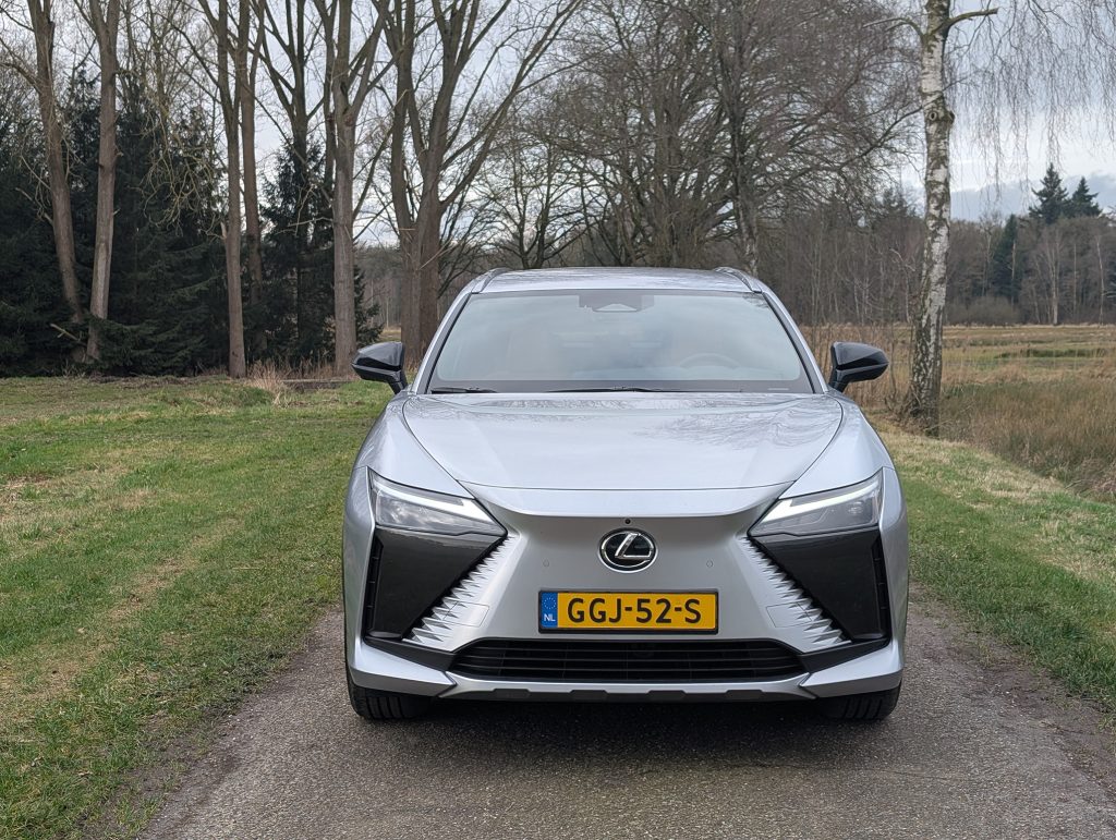 Review Lexus RZ 300e: elektrisch rijden zonder poeha