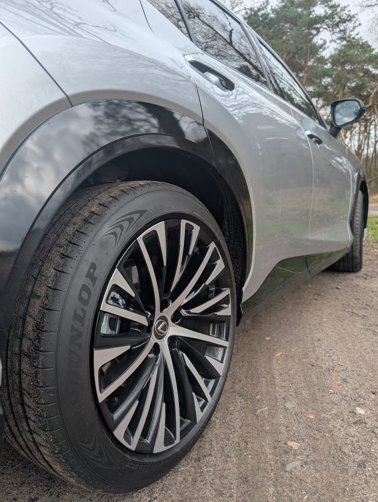 Review Lexus RZ 300e: elektrisch rijden zonder poeha