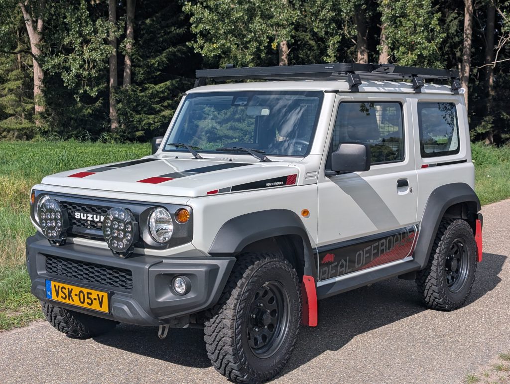 Suzuki Jimny: De kleine alleskunner die Zuid-Europa kleur geeft