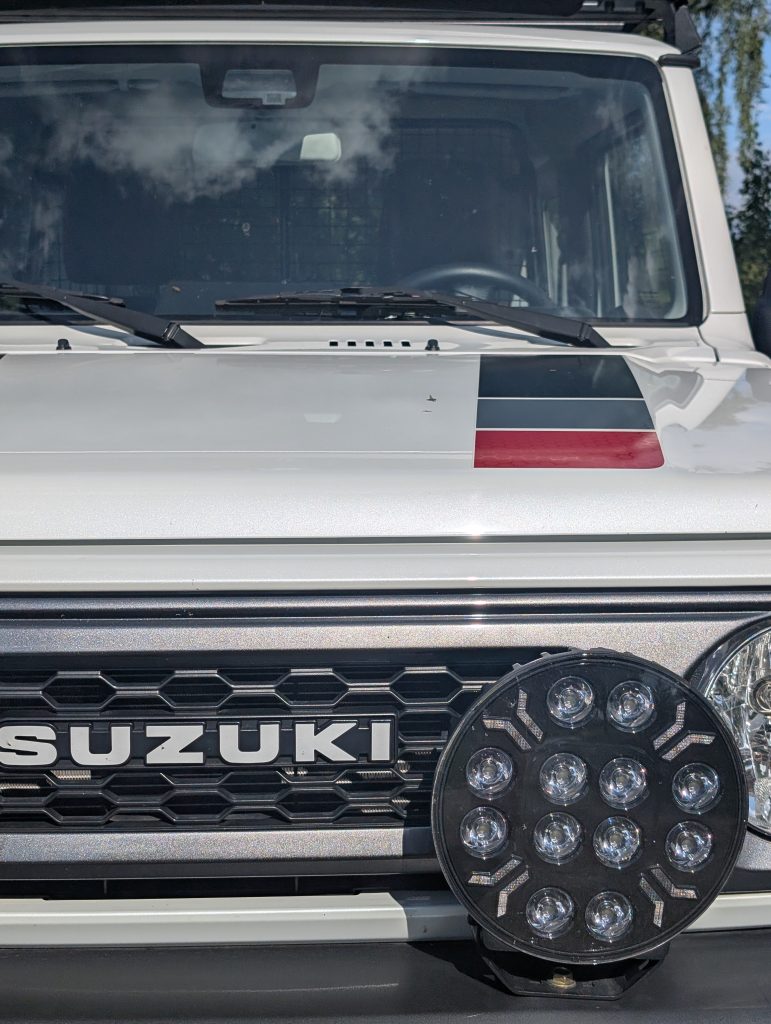 Suzuki Jimny: De kleine alleskunner die Zuid-Europa kleur geeft