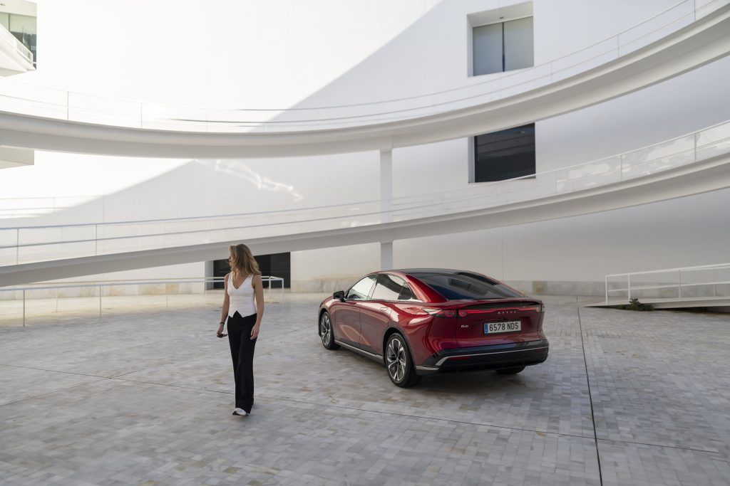 Elektrisch, elegant én vol geschiedenis: een mini-epic drive met de Mazda6e in Granada