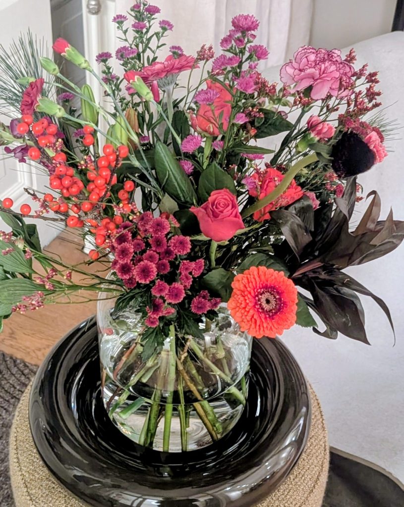 Moderne kerstdecoraties en kleurrijke boekketten: met Bloomon ben je feestklaar