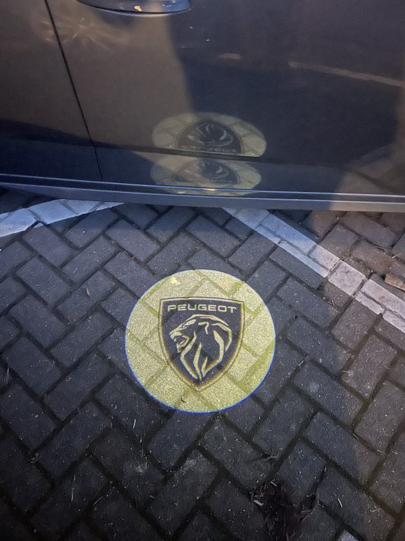 Review Peugeot E-308 SW: ruim en elektrisch zonder poeha Review Peugeot E-308 SW: ruim en elektrisch zonder poeha