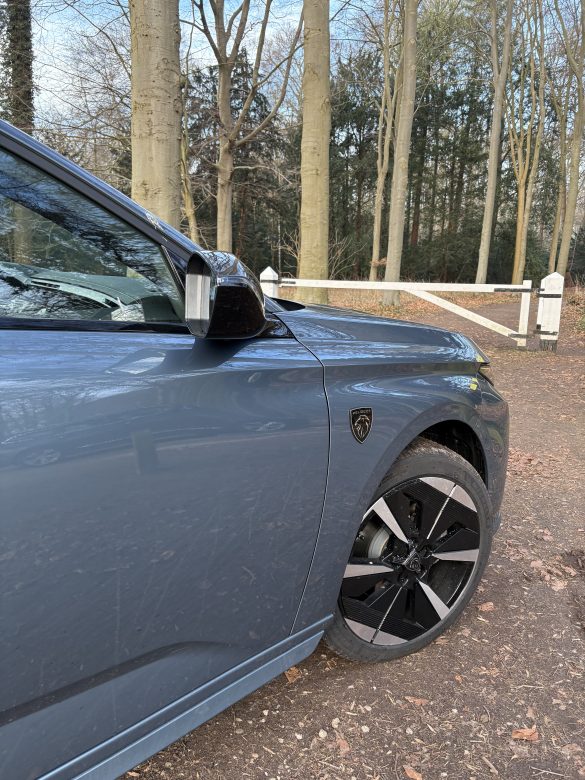 Review Peugeot E-308 SW: ruim en elektrisch zonder poeha Review Peugeot E-308 SW: ruim en elektrisch zonder poeha