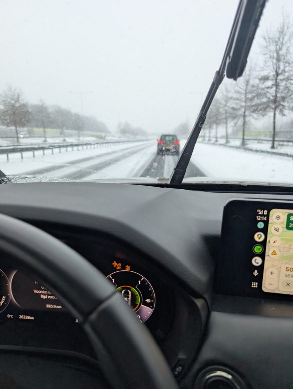 Wintertest: de Mazda CX-80 bewijst zich in de sneeuw