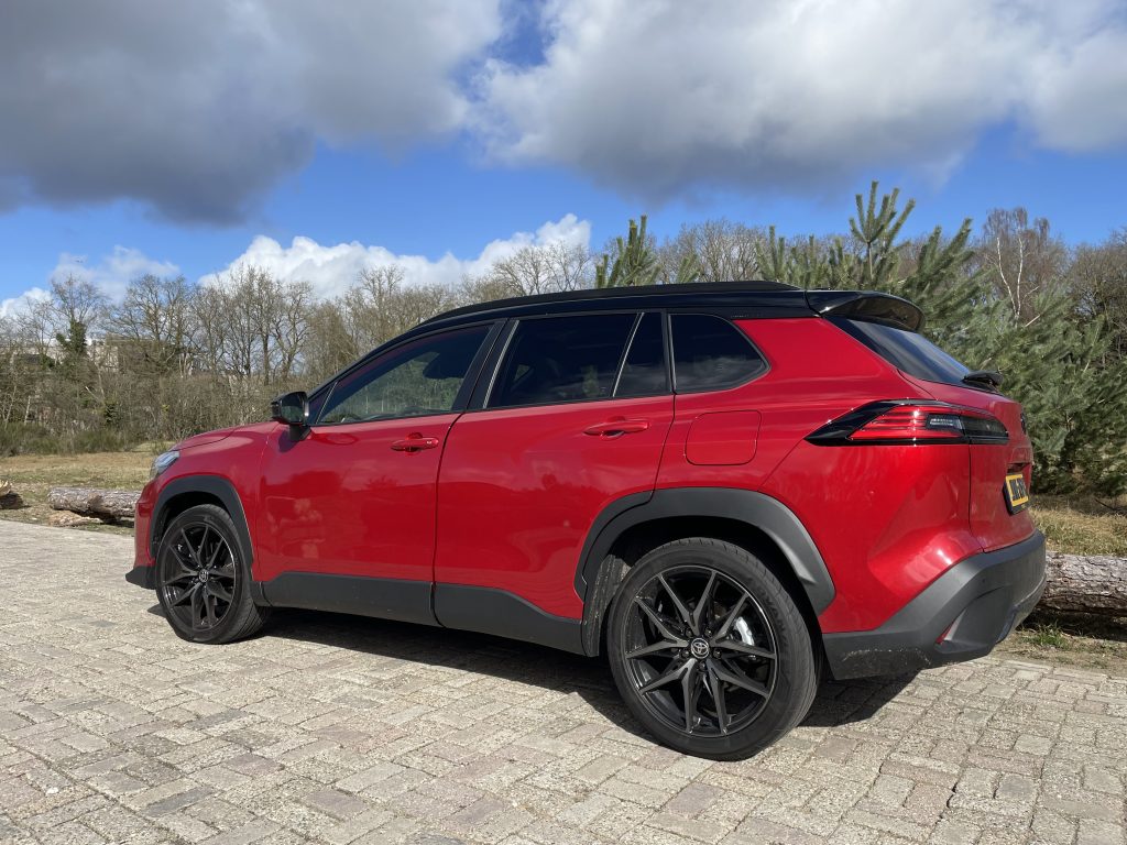 Review Toyota Corolla Cross GR Sport: braaf? Mooi niet!