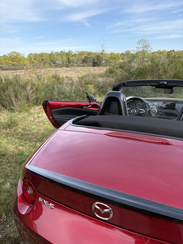 Review Mazda MX-5: compact, laag en verrassend leuk