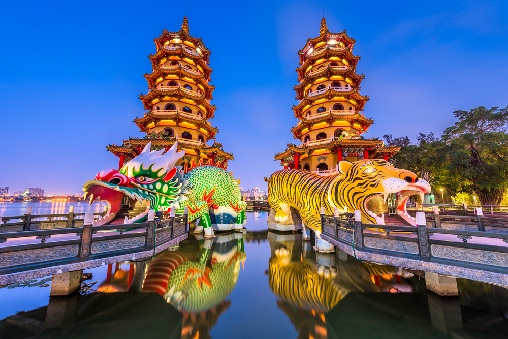 Lotus Pond at Night - Kaohsiung City - website © Taiwan Tourism Administration