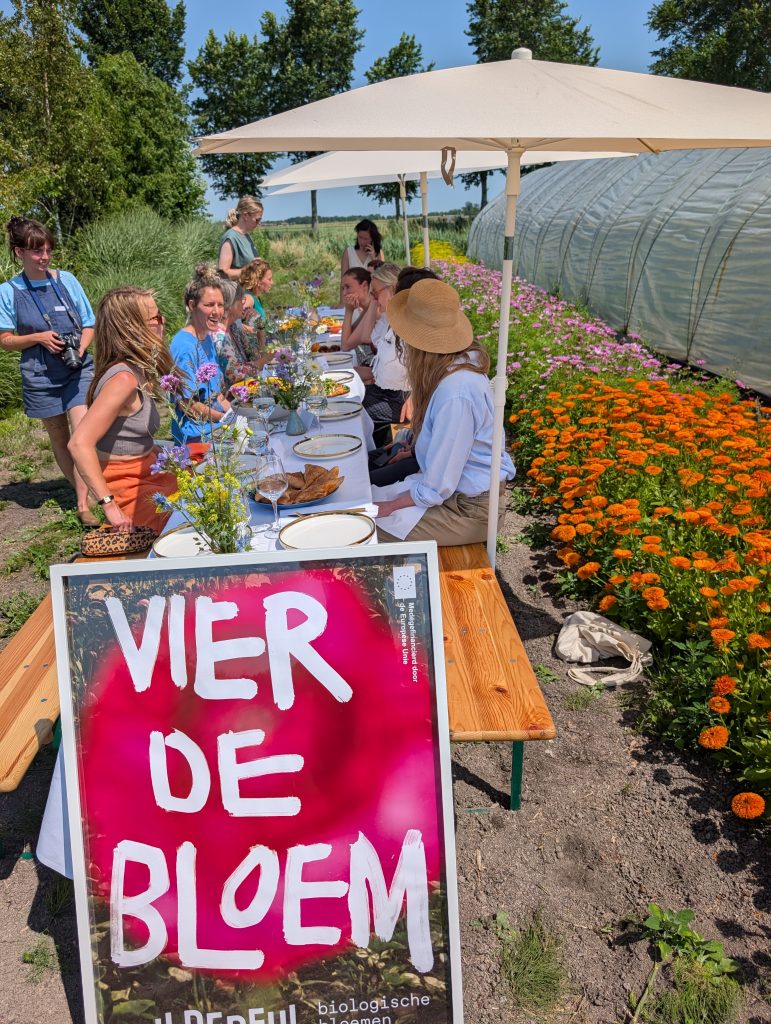 Vier de bloem: waarom een boeket óók een bewuste keuze kan zijn