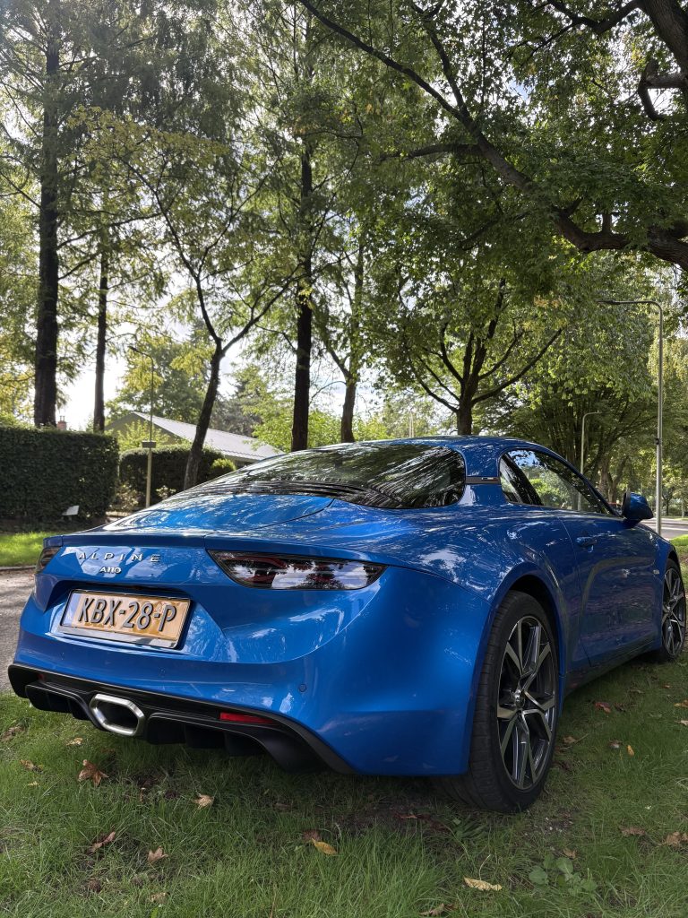 Review Alpine A110: je wilt blijven rijden