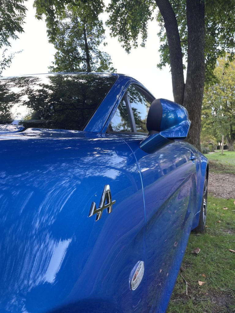 Review Alpine A110: je wilt blijven rijden