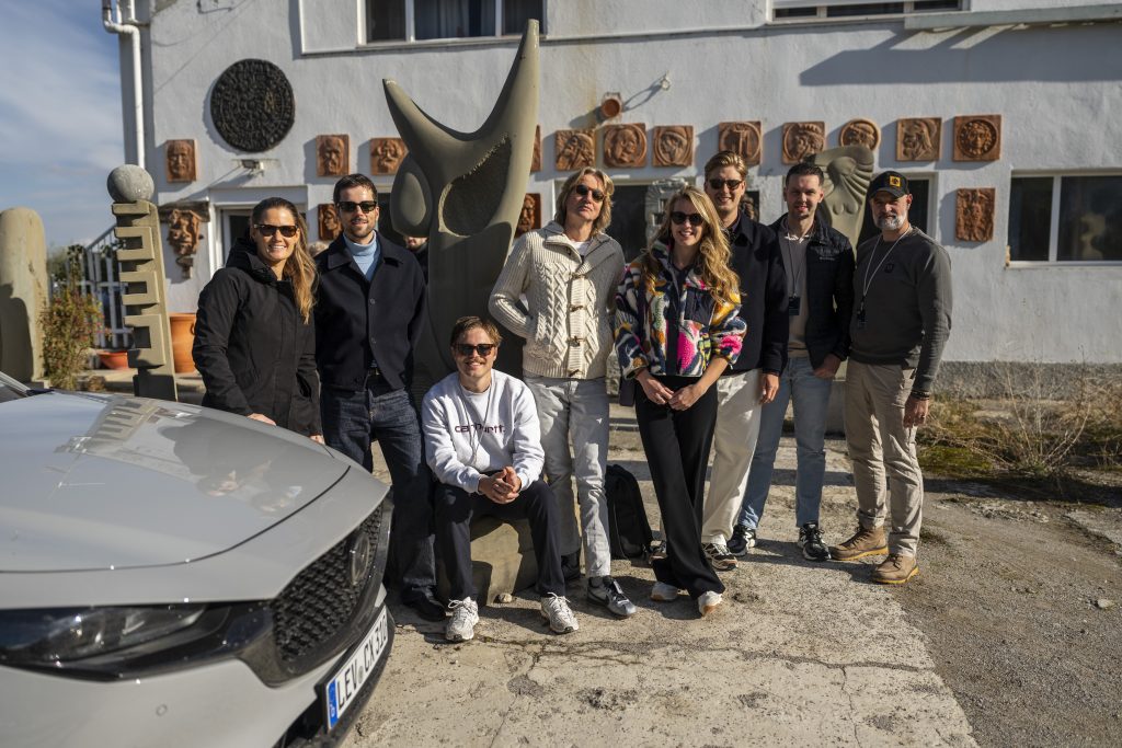 Van ambacht tot asfalt: Mazda CX-30 in Albanië